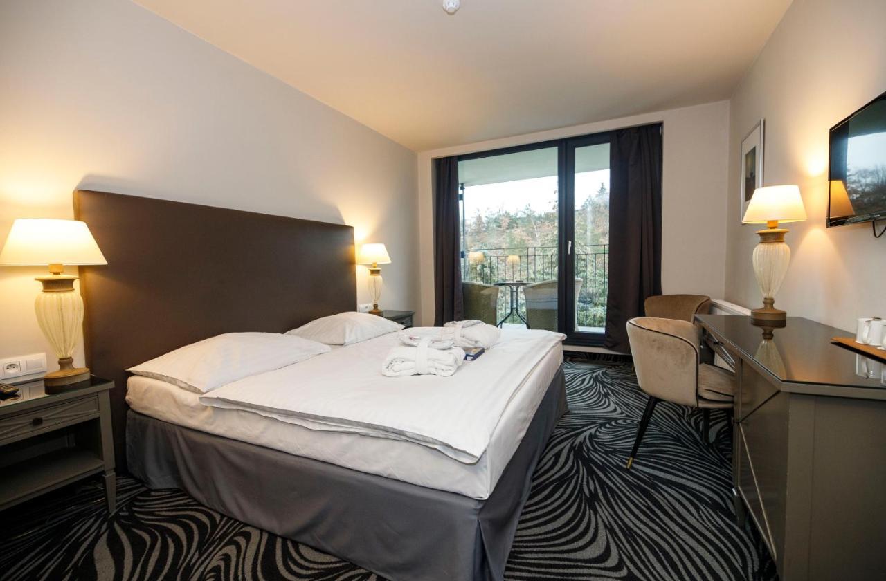 Parkhotel Carlsbad Inn Dalovice Exterior foto